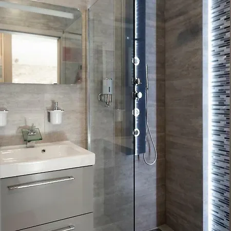 Lägenhet Elegance Pink Rewal